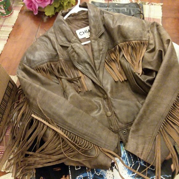 Leather like distressed cropped ladies large jacket - Picture 2 of 4